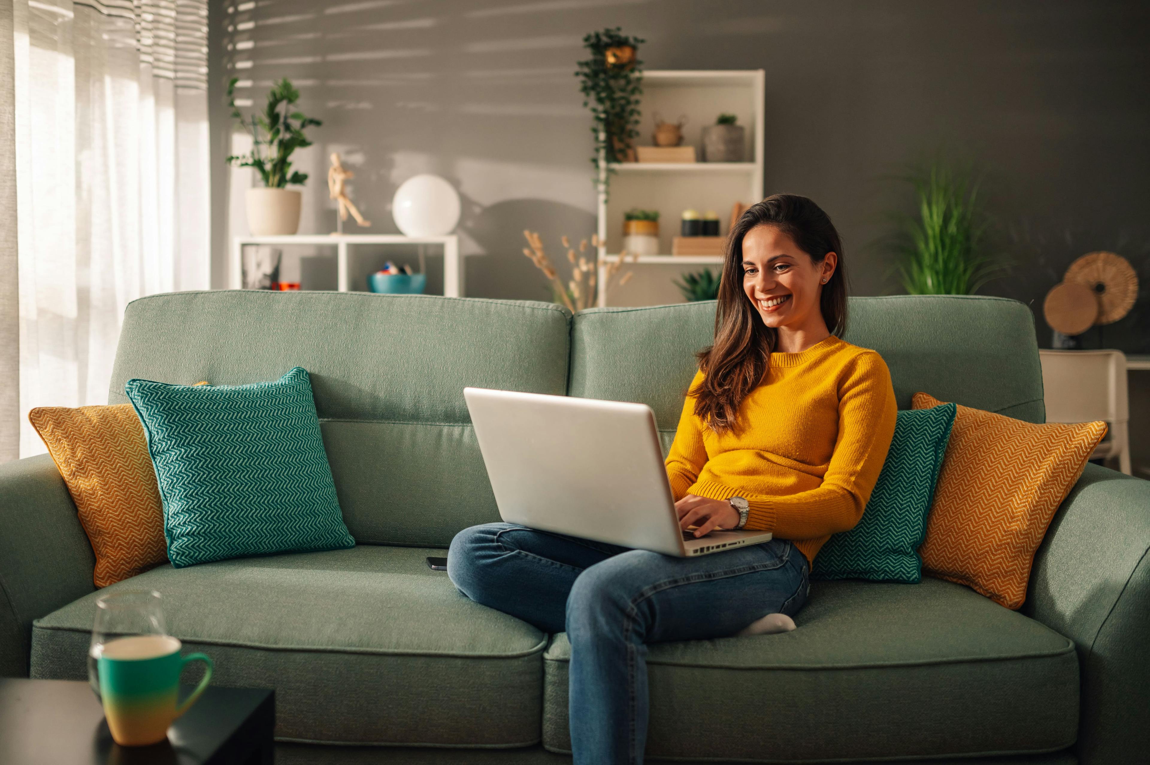 person-on-laptop-applying-for-an-instant-loan-in-Canada