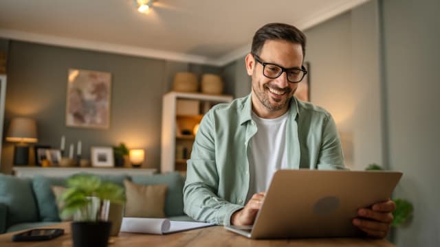 5 Hidden Signs Your Credit Score Is About to Change (And How to Spot Them Early)